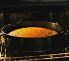 Cómo despegar un pastel del molde
