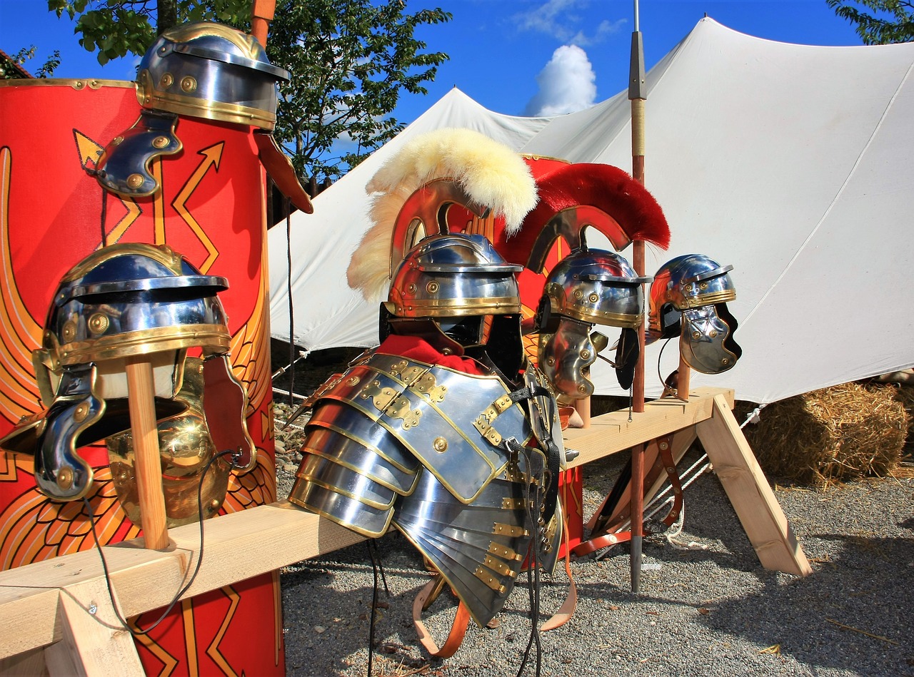 Cómo hacer un casco romano de metal