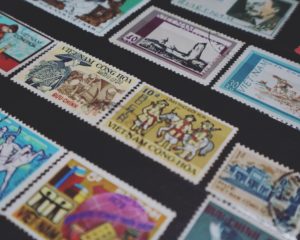 Cómo despegar sellos de correos