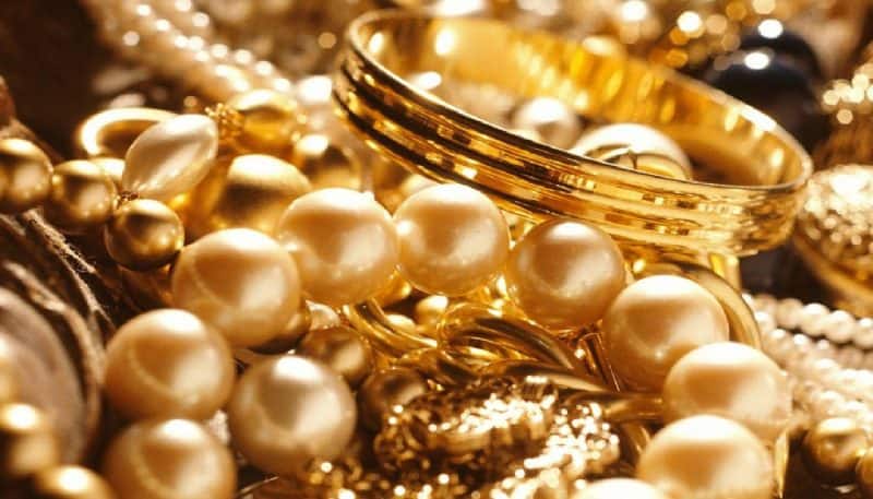 Cuál es el mejor pegamento para perlas y oro 